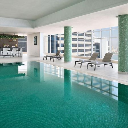 Element By Westin West Bay Doha Hotel ภายนอก รูปภาพ The swimming pool at the hotel