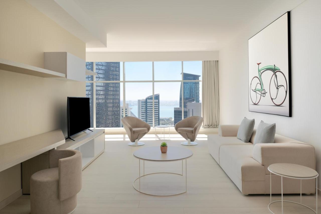 Element By Westin West Bay Doha Hotel ภายนอก รูปภาพ A living room