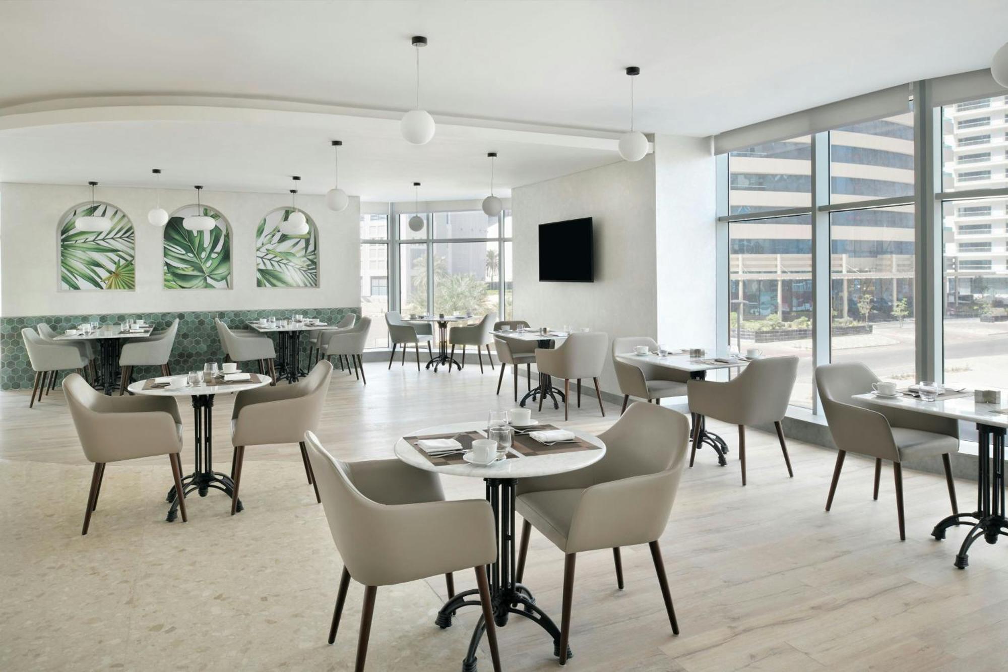 Element By Westin West Bay Doha Hotel ภายนอก รูปภาพ The Club at Newark Airport